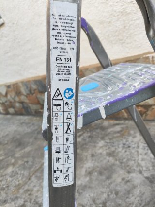 Escalera metálica Mac Allister de 4 peldaños
