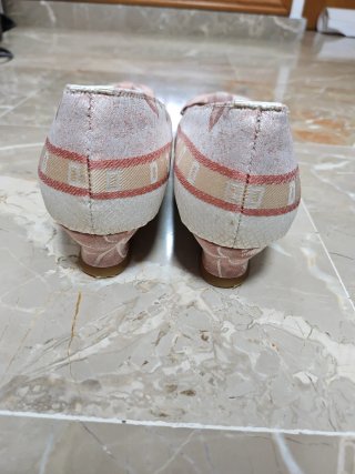 Falda de huertana con delantal y zapatos