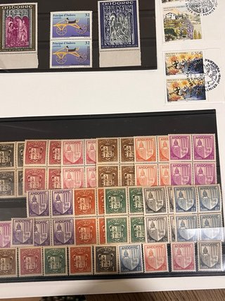 Lote Sellos Andorra Antiguos y Nuevos  y mini plie