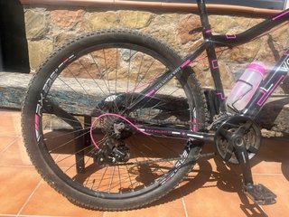 Bicicleta Montaña WOLFBIKE Negra y Rosa