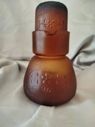 Caraffa vintage in vetro ambrato