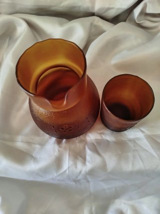 Caraffa vintage in vetro ambrato