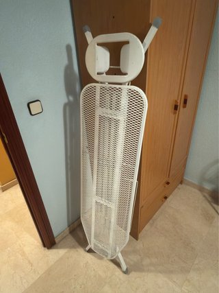 Tabla de planchar blanca