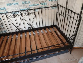 Sofá cama doble de metal
