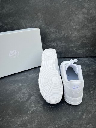 Nike Air Force 1 low’07