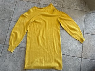 Maxi pull ampio giallo lunghezza ginocchio