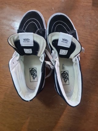 Botas Vans Negras y Blancas