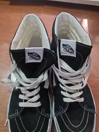 Botas Vans Negras y Blancas
