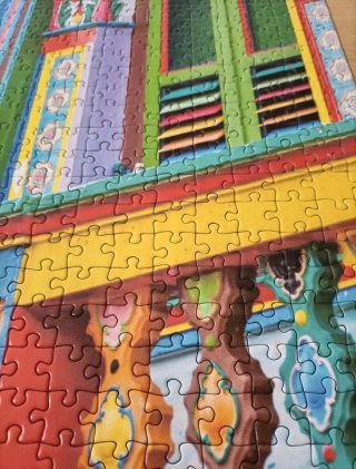 Puzzle Bluebird 1000 piezas Fachada Colorida