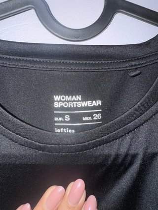 Camiseta deportiva negra mujer