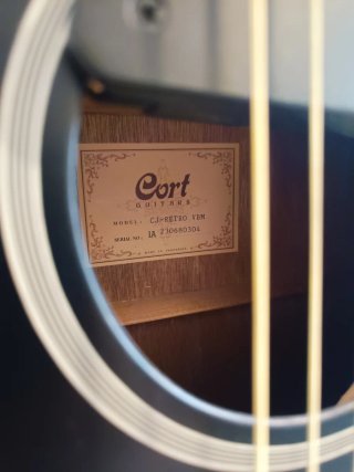 guitarra Cort CJ RETRO VBM + Funda de regalo