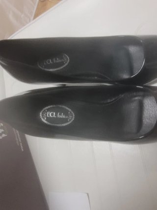 Sapatos de verniz pretos ECL Fashion