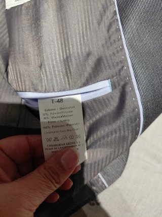 Traje gris talla 48