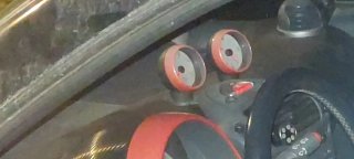 Relojes cuenta revoluciones y la hora.