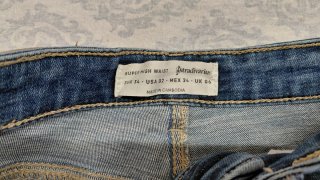 Jeans Stradivarius strappati taglia 34