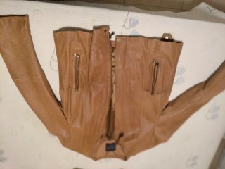 Chaqueta de cuero marrón