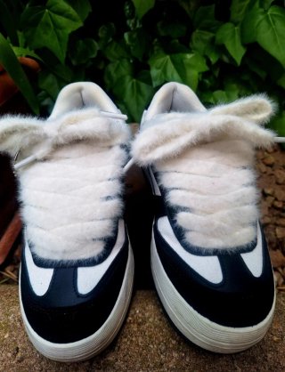 Zapatillas Bershka negras y blancas