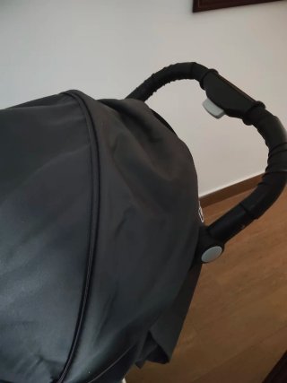 Carrito de bebé plegable gris oscuro