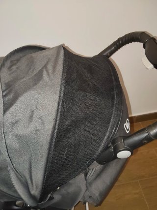 Carrito de bebé plegable gris oscuro