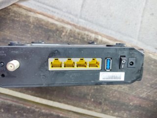 Router Cablemódem Negro de diferentes marcas