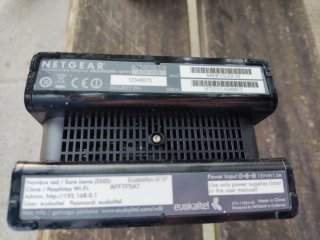 Router Cablemódem Negro de diferentes marcas