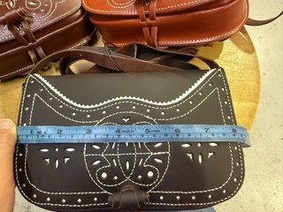 Bolso riñonera de cuero