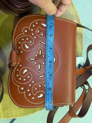 Bolso riñonera de cuero