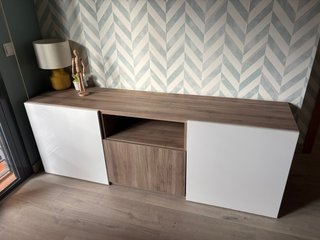 Mueble TV moderno blanco y madera