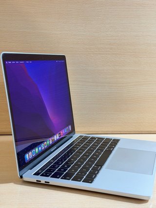 MacBook Pro 2016 (A1706) i5 / 8GB / 256GB