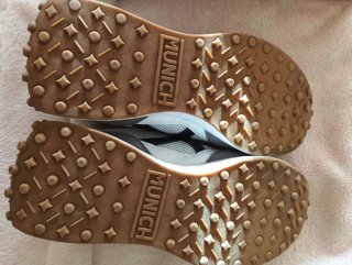 Tenis Munich grises y amarillos