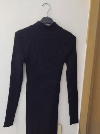 Vestito nero collo alto