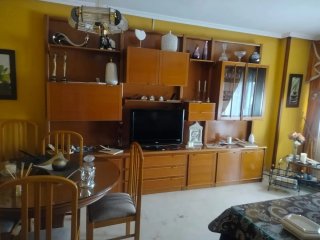 Mueble salón con vitrina