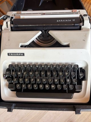 Máquina de escribir Triumph Gabriele 10