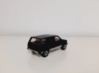 Matchbox Dodge Caravan 1984