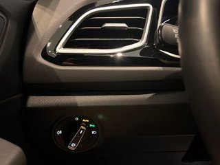 Volkswagen T-Roc R-LINE TSI 150cv DSG. SOLO 29.000km!!!