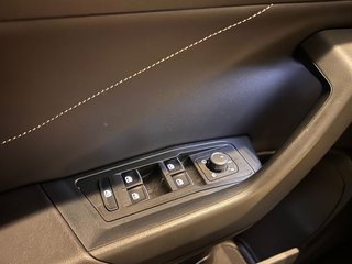 Volkswagen T-Roc R-LINE TSI 150cv DSG. SOLO 29.000km!!!