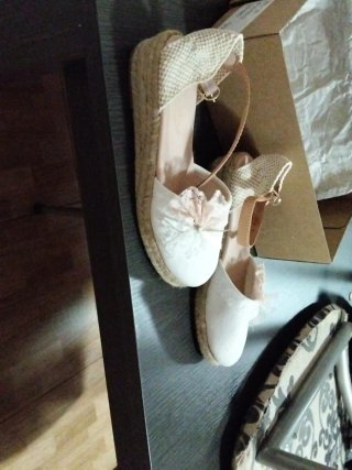 Sandalias comunión niña blancas y beige