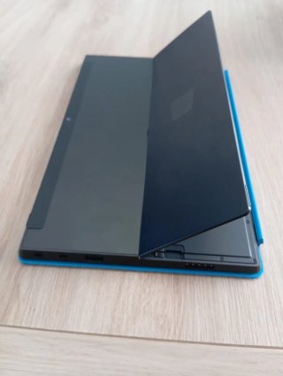 Microsoft Surface Tablet con Teclado Azul