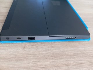 Microsoft Surface Tablet con Teclado Azul