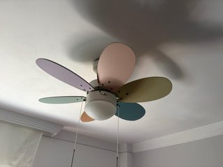 Ventilador de techo multicolor