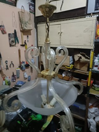 Lámpara de techo cristal y metal dorada