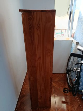 Mueble vitrina madera y cristal