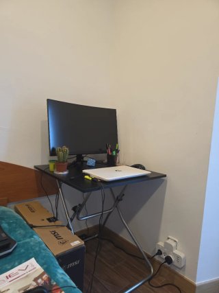 Mesa de escritorio negra