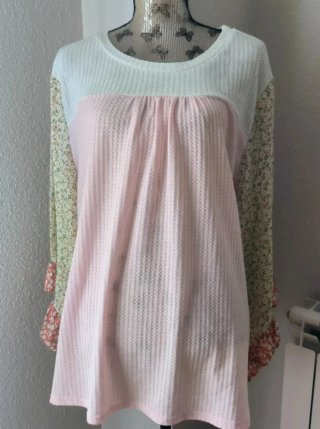 Blusa manga larga floral Emery Rose