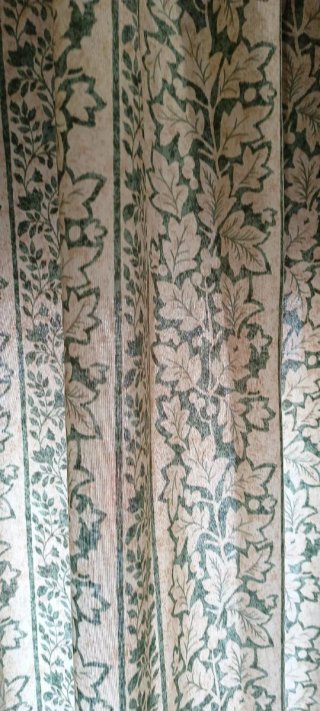 Dos hojas de cortinas