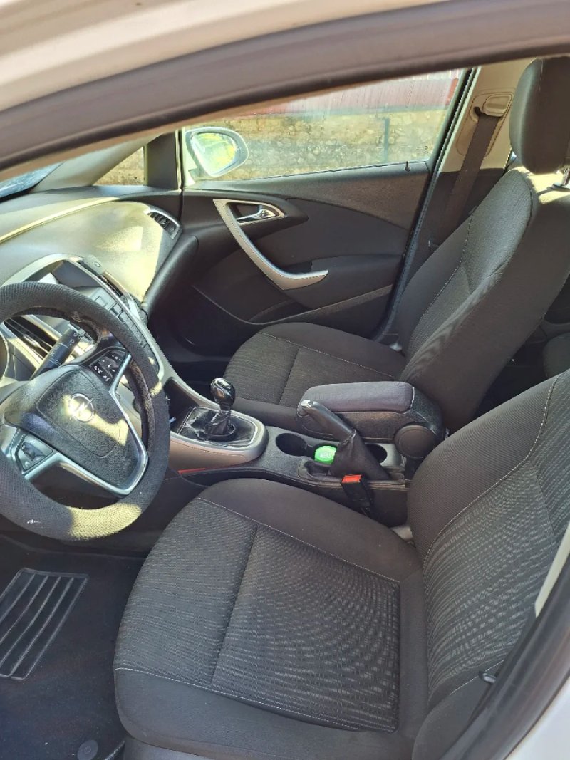Opel Astra 2010 - foto 1