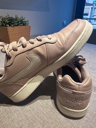 Nike Ebernon Low Beige/Rosa - Talla 39