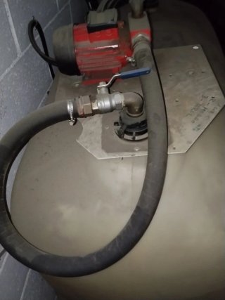 Depósito gasoil con bomba