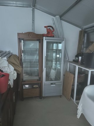 Vinoteca Madeira e Armário Pastelaria