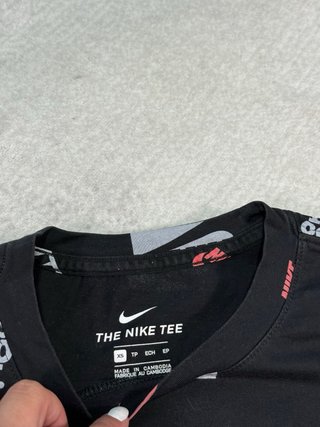 Camiseta Nike Negra Estampada